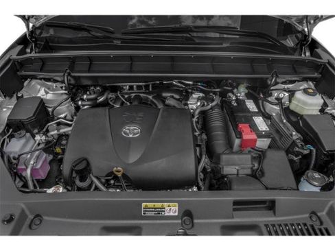 Used 2022 Toyota Highlander LE AWD/4WD image 12