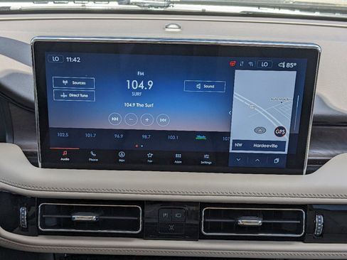 Certified 2023 Lincoln Nautilus Reserve w/ Equipment Group 201A image 20