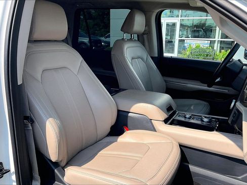 Certified 2023 Ford Expedition Limited AWD/4WD image 7