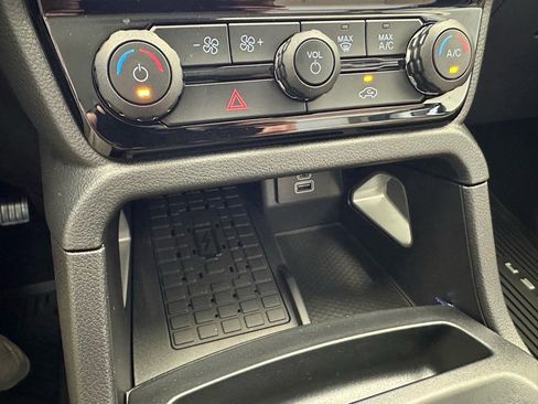 New 2025 Ford Ranger Lariat w/ Chrome Accent Package image 46