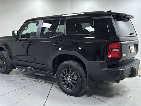 Used 2024 Toyota Land Cruiser image 7