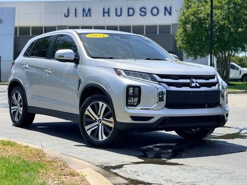 Used 2024 Mitsubishi Outlander Sport SE AWD/4WD image 2