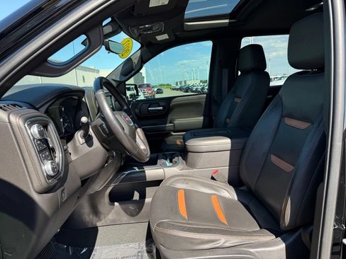 Used 2021 GMC Sierra 1500 AT4 w/ AT4 Premium Package AWD/4WD image 5