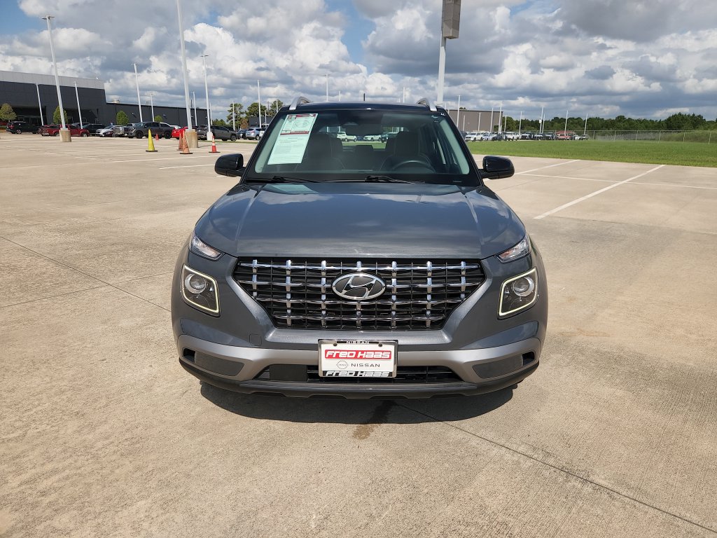 Used 2024 Hyundai Venue Limited FWD image 11