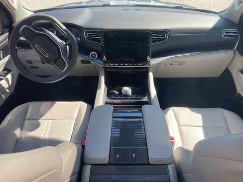 Used 2023 Jeep Wagoneer 4WD w/ Premium Group I image 22