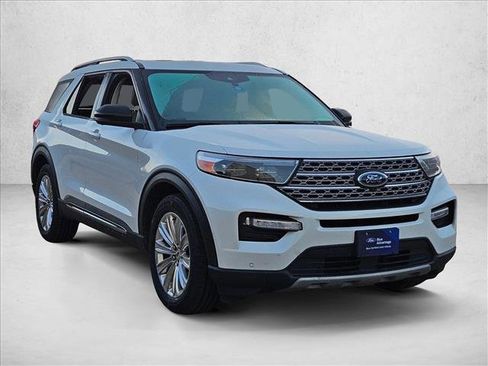 Certified 2022 Ford Explorer Limited w/ Limited Technology Package image 3