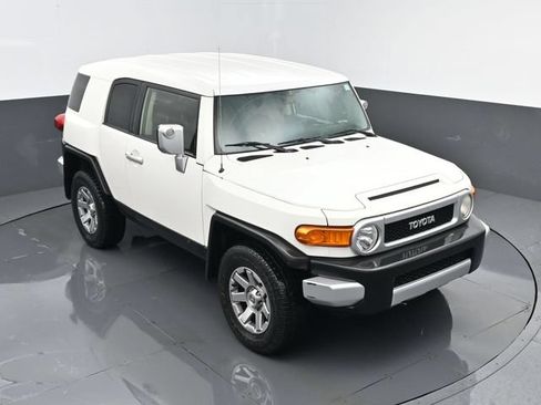 Used 2014 Toyota FJ Cruiser 4WD w/ Upgrade Package image 18