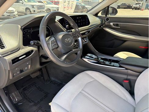 Used 2023 Hyundai Sonata SEL w/ Convenience Package FWD image 5