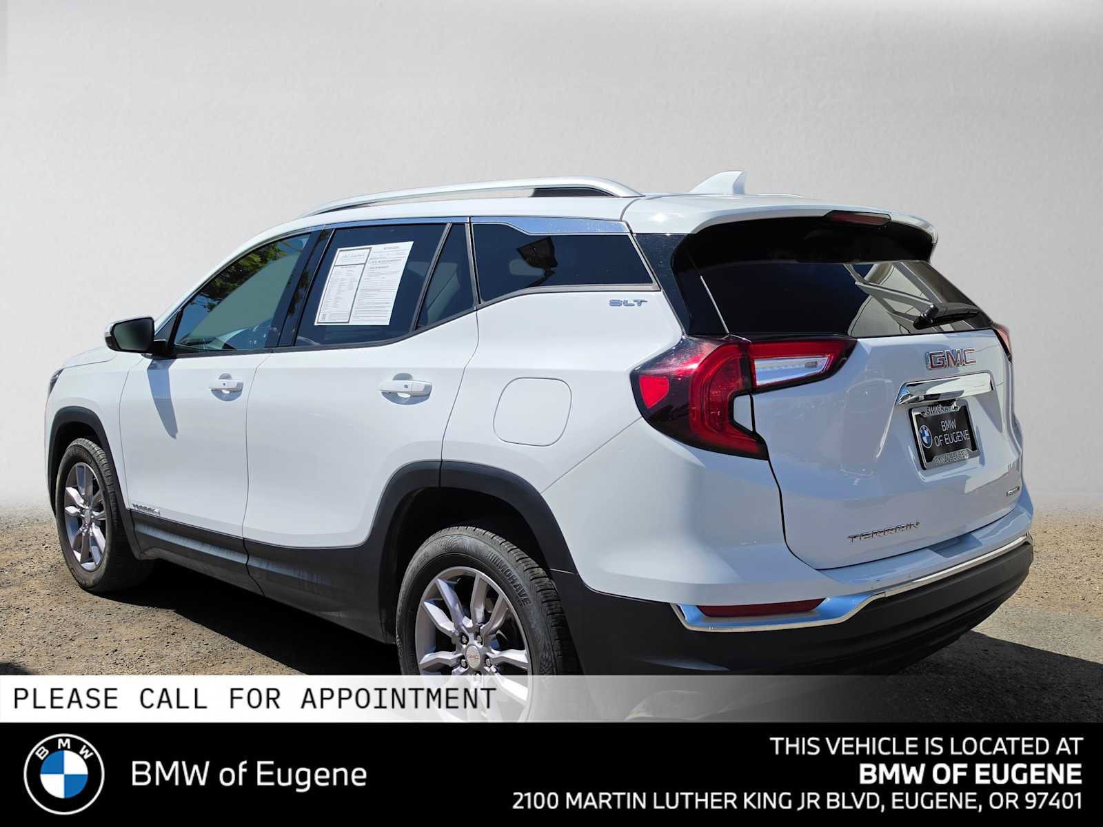 Used 2024 GMC Terrain SLT AWD/4WD image 5