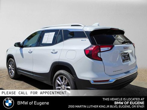 Used 2024 GMC Terrain SLT AWD/4WD image 5