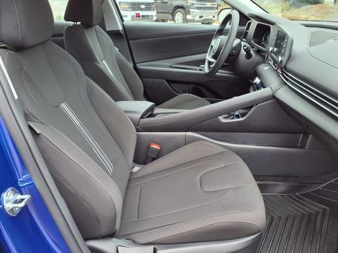 Used 2025 Hyundai Elantra Hybrid FWD image 13