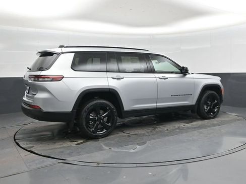 New 2025 Jeep Grand Cherokee L Limited w/ Black Appearance Package image 3