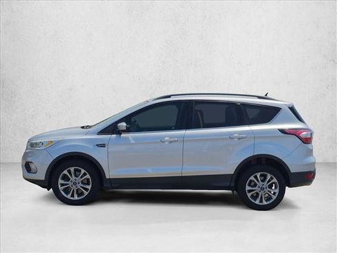 Used 2017 Ford Escape SE w/ Equipment Group 201A FWD image 8