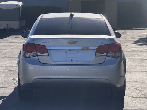 Used 2016 Chevrolet Cruze LT w/ Technology Package FWD image 6