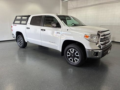 Used 2016 Toyota Tundra SR5 w/ TRD Off Road Package AWD/4WD image 2