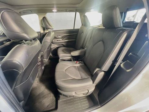 Used 2024 Toyota Grand Highlander AWD image 27