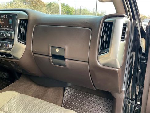 Used 2015 Chevrolet Silverado 2500 LT w/ LT Convenience Package image 18