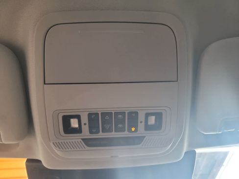 Used 2023 Ford Explorer XLT w/ Equipment Group 202A AWD/4WD image 24