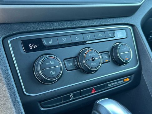 Used 2020 Volkswagen Atlas Cross Sport SE w/ Towing Package image 39