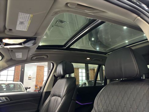 Used 2023 BMW X7 xDrive40i w/ Premium Package AWD/4WD image 27