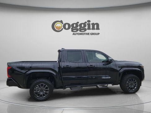 Certified 2025 Toyota Tacoma SR5 image 4