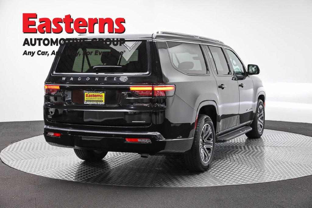Used 2024 Jeep Wagoneer L Series II RWD image 7