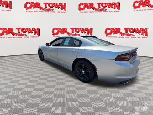 Used 2023 Dodge Charger SXT RWD image 6