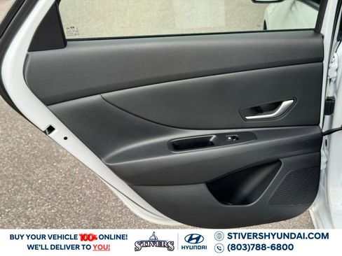 Certified 2024 Hyundai Elantra SE image 19