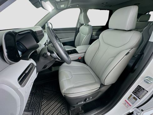 Used 2024 Hyundai Palisade SEL w/ Premium Package FWD image 13