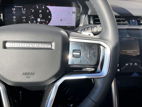 Used 2025 Land Rover Discovery Sport S image 19
