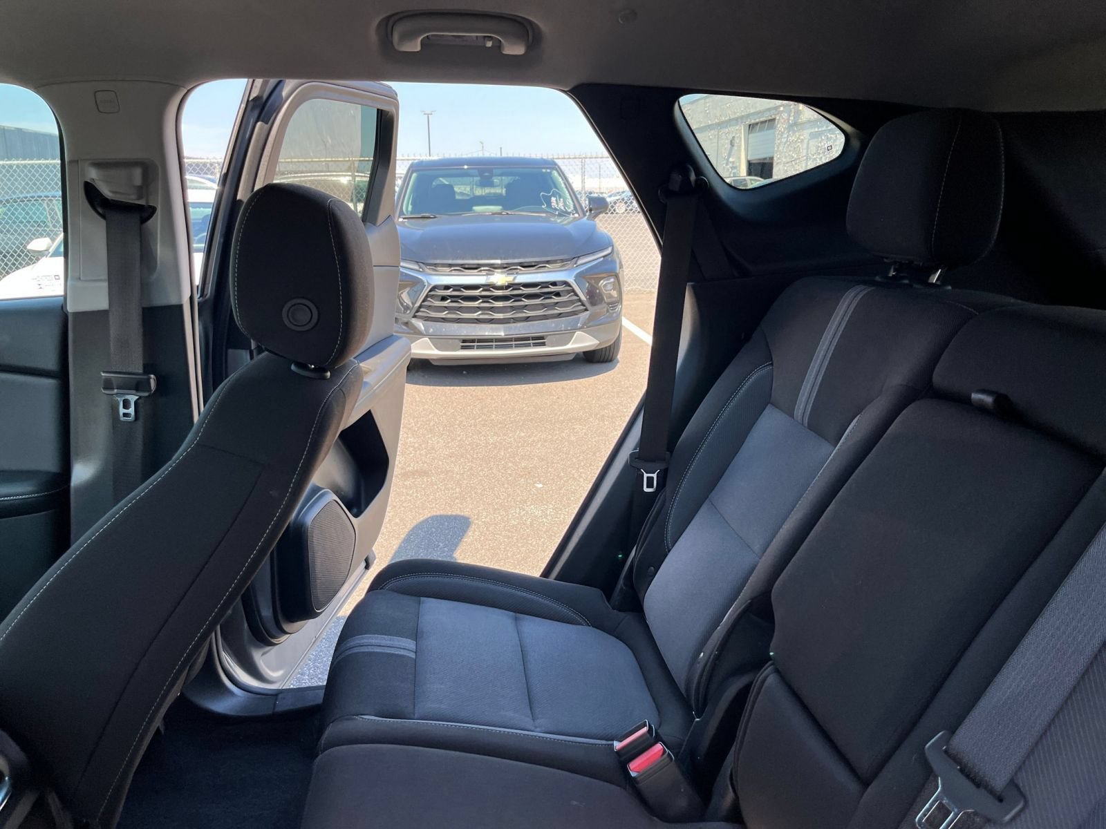 Used 2025 Chevrolet Blazer LT FWD image 39