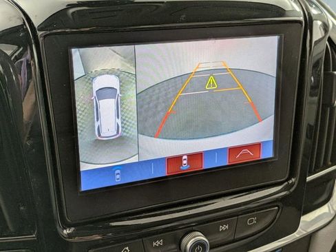 Used 2018 Chevrolet Traverse Premier image 25