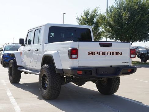 Used 2025 Jeep Gladiator Sport AWD/4WD image 7