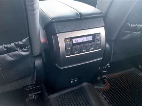 Used 2023 Lexus GX 460 Premium AWD/4WD image 11