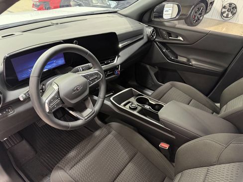 Used 2026 Chevrolet Equinox LT w/ Midnight Edition AWD/4WD image 14