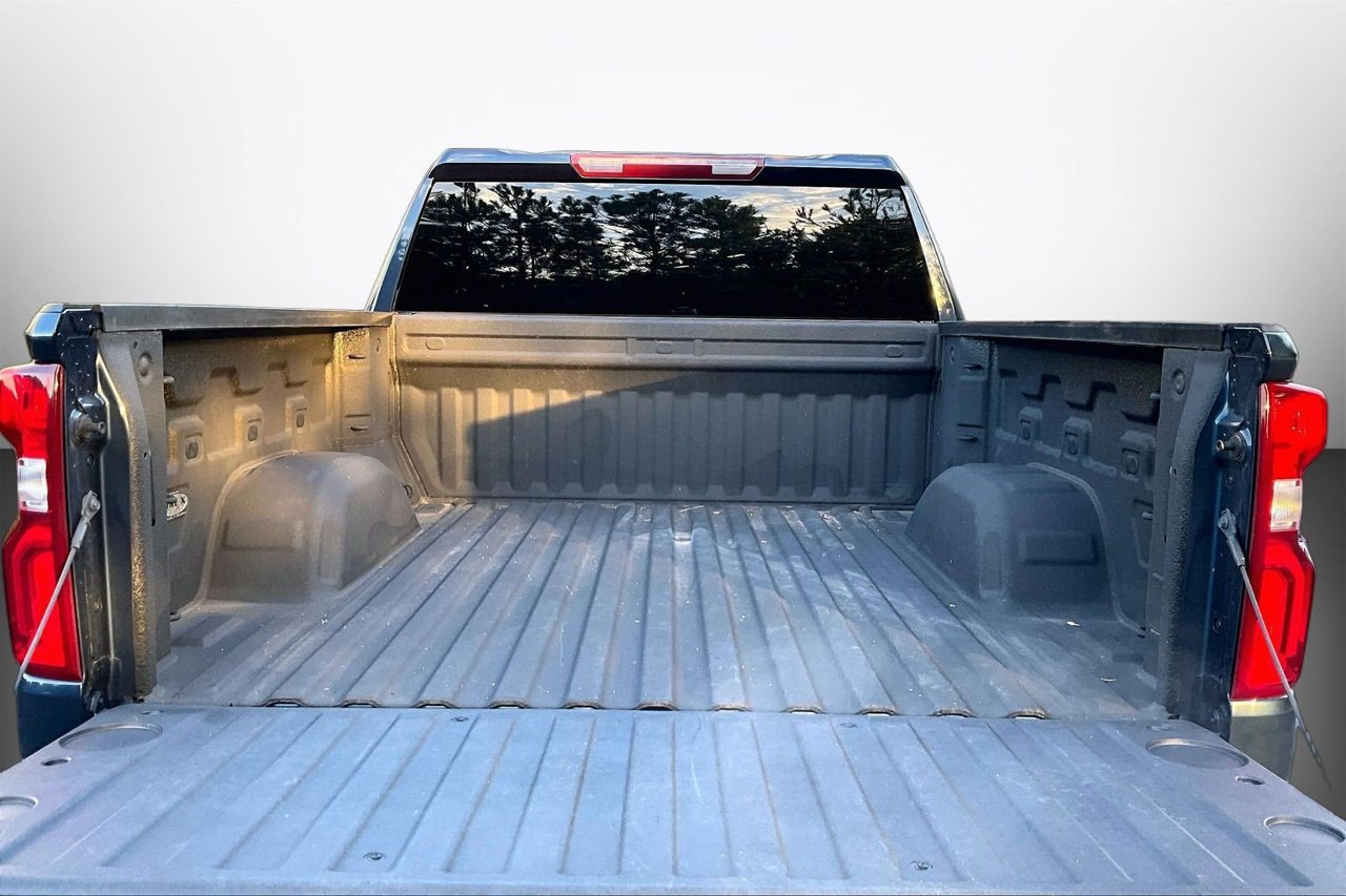 Used 2022 Chevrolet Silverado 1500 RST w/ Z71 Off-Road Package AWD/4WD image 24