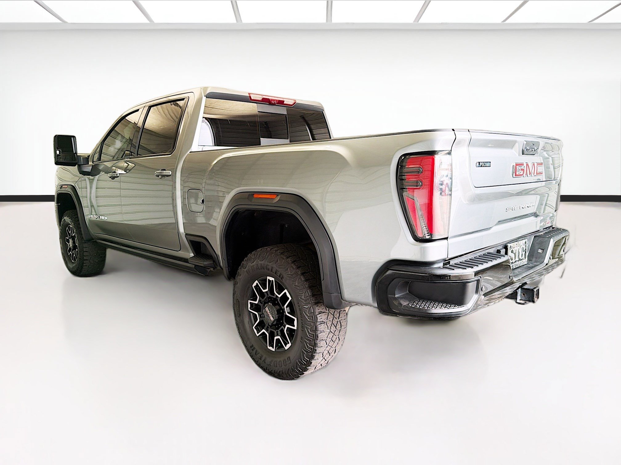 Used 2024 GMC Sierra 2500 AT4X AWD/4WD image 6