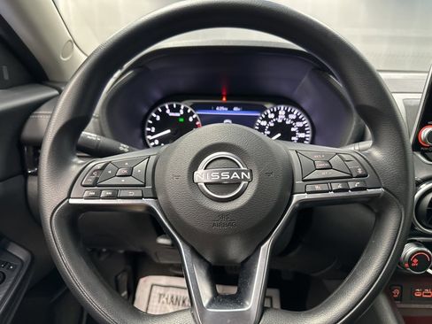 Used 2025 Nissan Sentra SV image 31