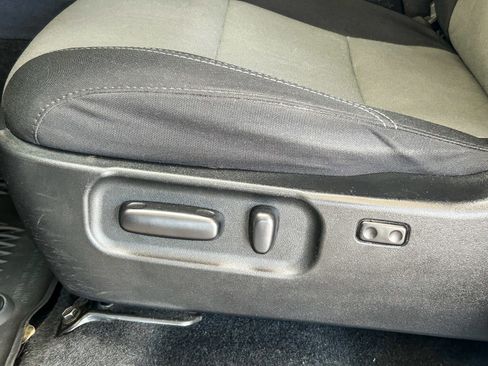 Used 2021 Toyota Tacoma TRD Off-Road w/ Technology Package AWD/4WD image 22