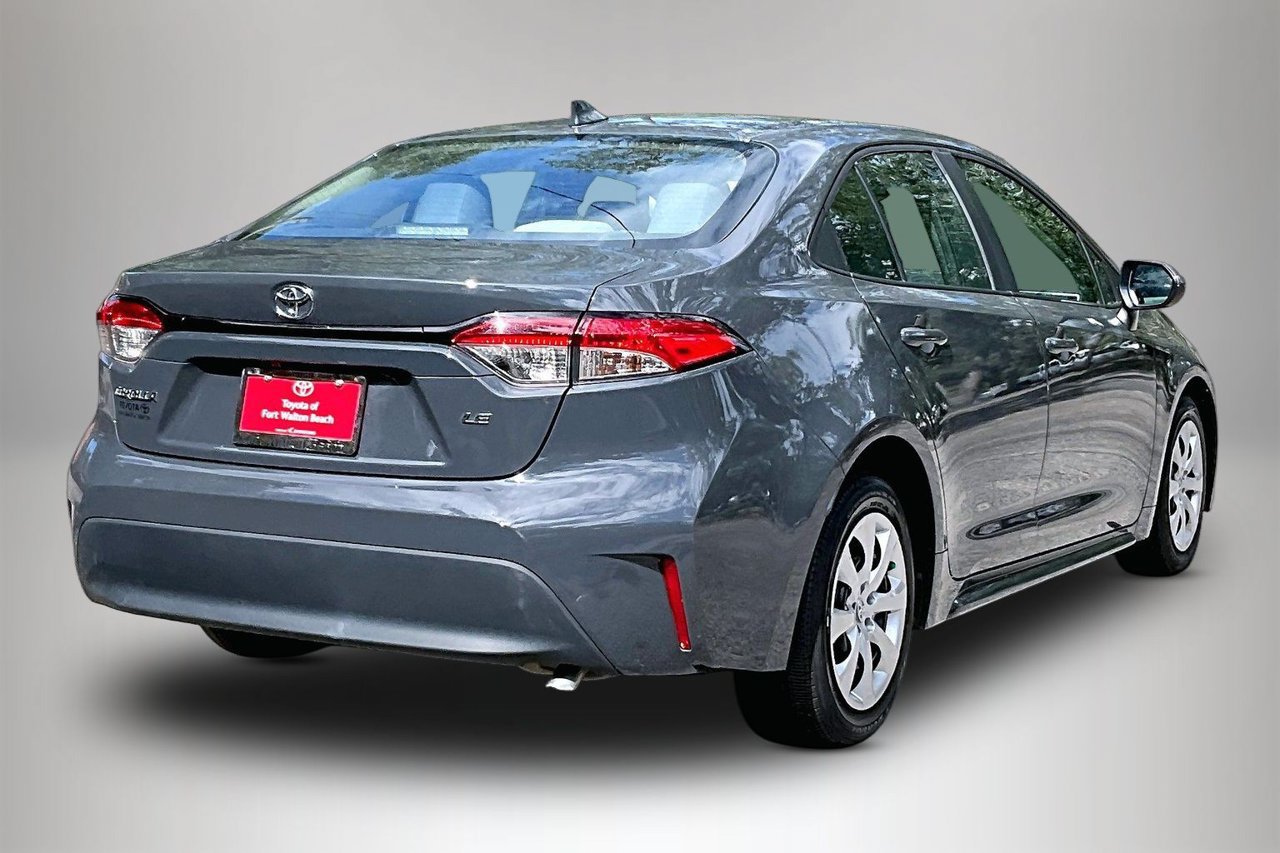 Used 2025 Toyota Corolla LE FWD image 5