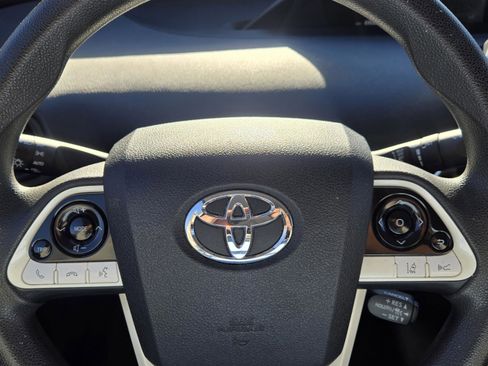 Used 2018 Toyota Prius Four image 25