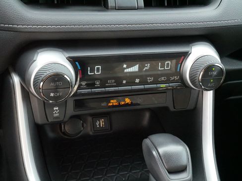 Used 2023 Toyota RAV4 AWD Hybrid image 23