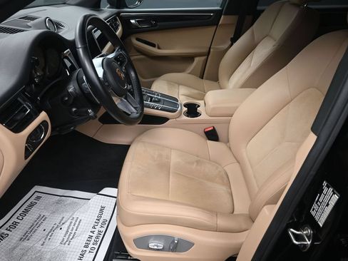 Used 2020 Porsche Macan AWD/4WD image 13