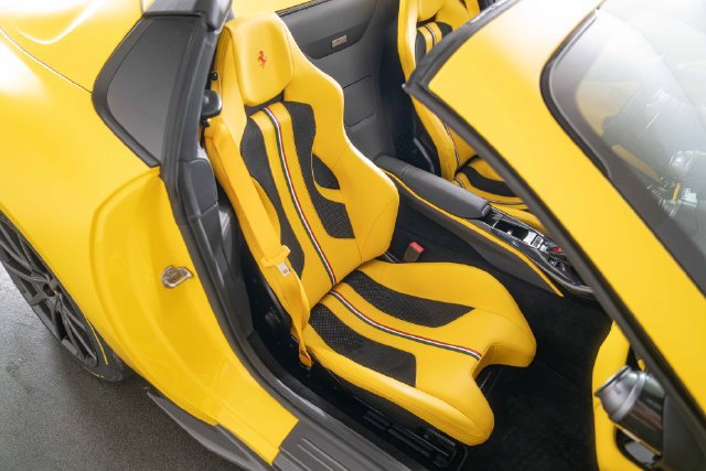 Used 2023 Ferrari 812 GTS RWD image 25