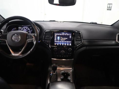 Used 2019 Jeep Grand Cherokee Altitude image 18