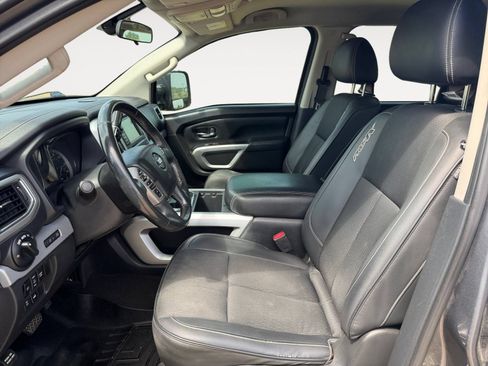 Used 2019 Nissan Titan PRO-4X AWD/4WD image 9