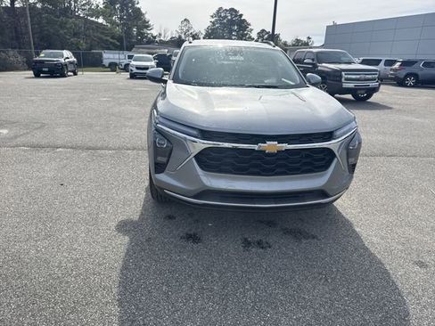 New 2026 Chevrolet Trax LT w/ Driver Confidence Package image 3