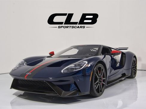 Used 2020 Ford GT Carbon Series RWD image 1