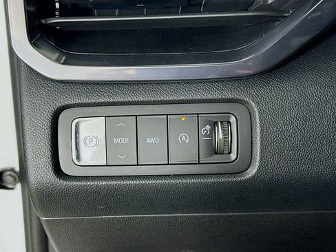 Used 2026 GMC Acadia AT4 w/ Super Cruise Package AWD/4WD image 12