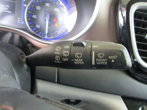 Used 2017 Chrysler Pacifica Touring-L image 29